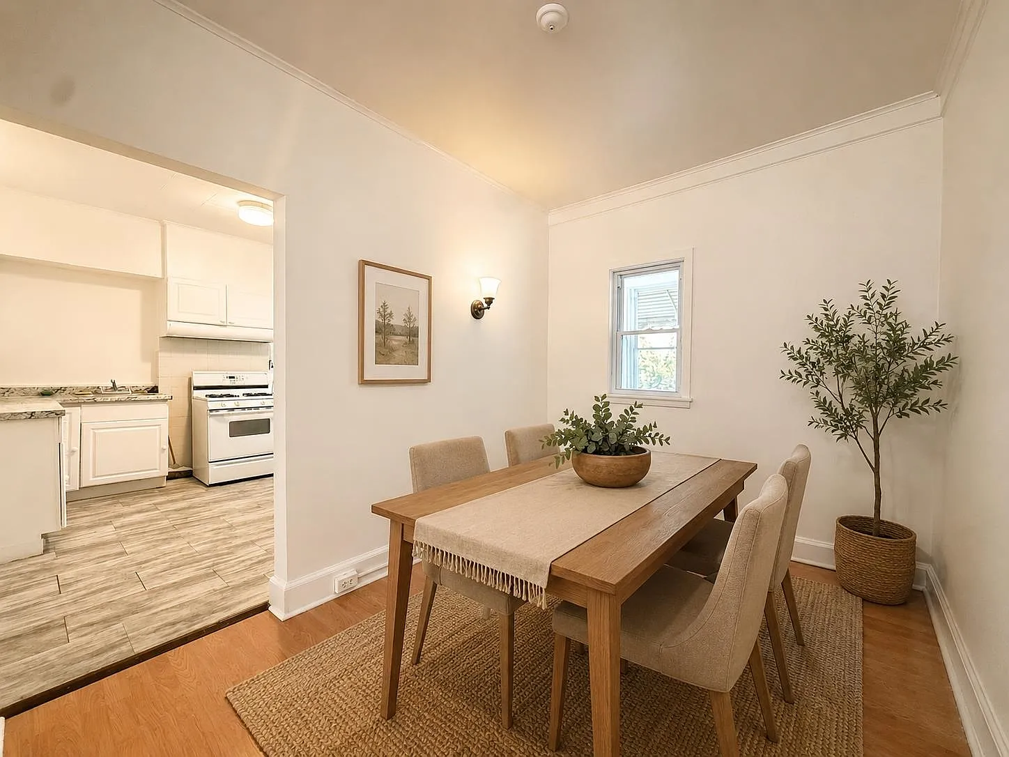 2 bed, 1.0 bath, 1200 sqft, $2,300 — Photo 3