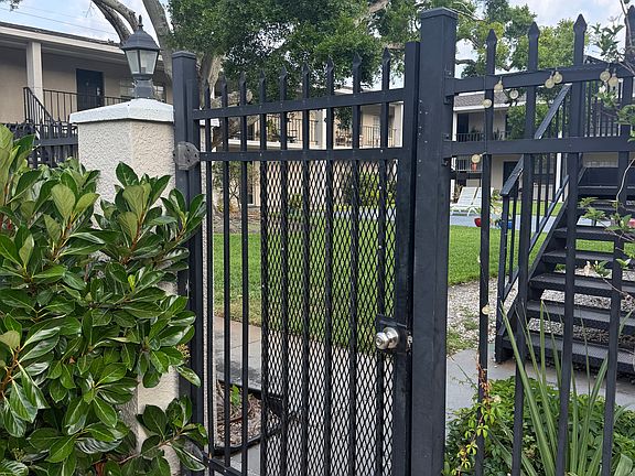 3rd image of 3119 W Deleon St #11
