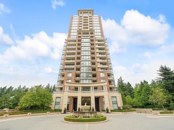6823 Station Hill Dr #1205, Burnaby, BC V3N 0A9
