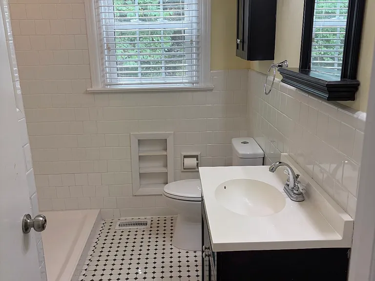 1712 Bethlehem Rd — Photo 7