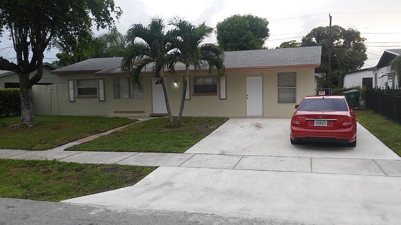 1st image of 1541 NW 31st Way