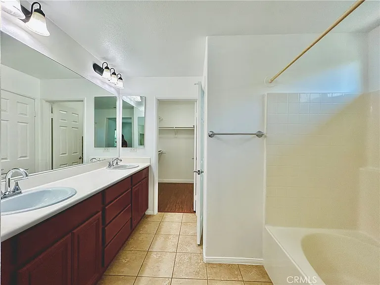 14602 Longwood Ave — Photo 20
