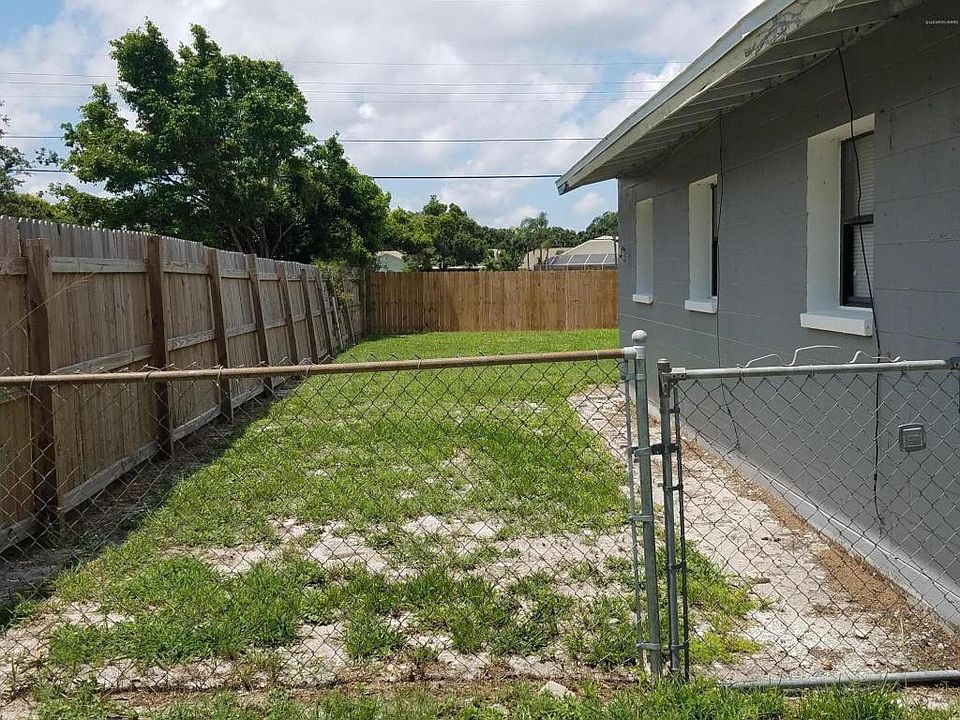 2nd image of 2204 Warwick Rd