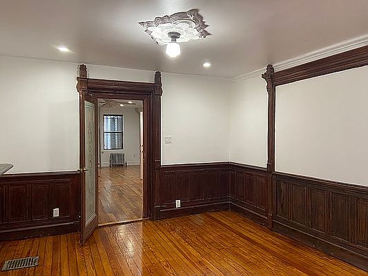 4th image of 271 Mac Donough St #1
