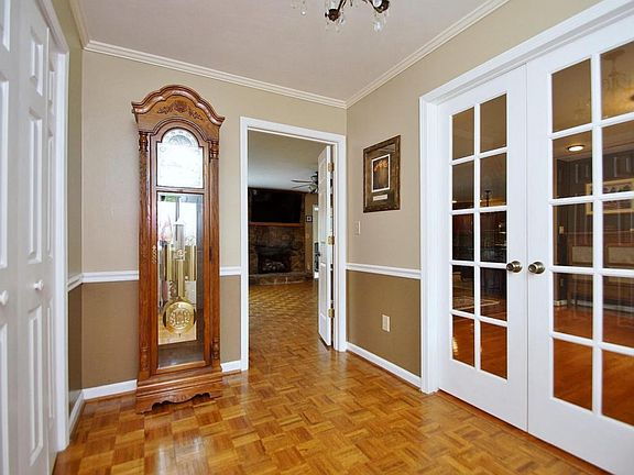 4th image of 1637 Mill Pond Dr