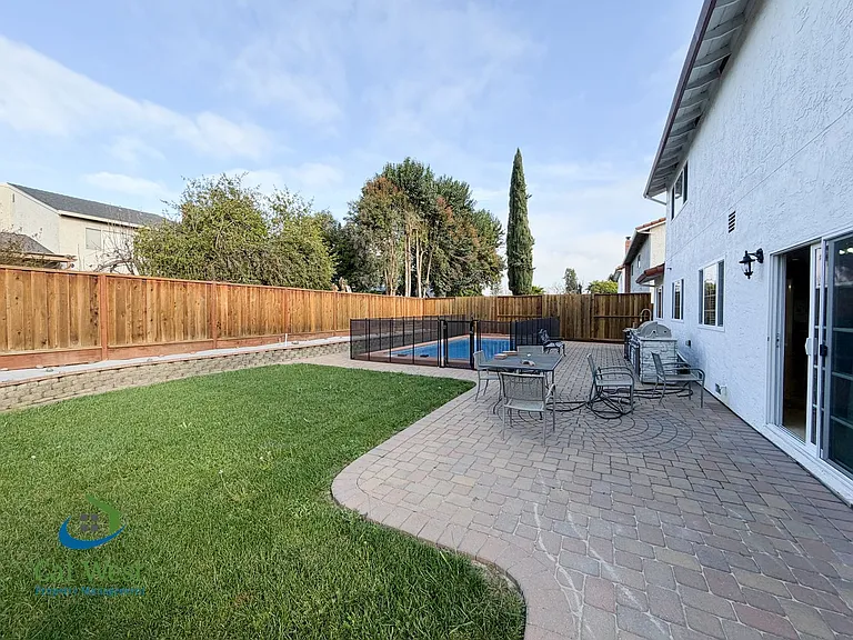 6465 Sussex Pl — Photo 23