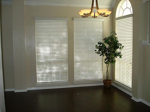 4th image of 17926 Stoney Glade Ct