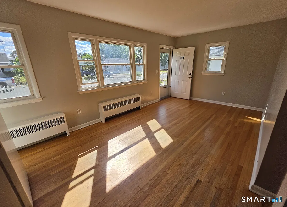 1 bed, 1.0 bath, 2688 sqft, $1,200 — Photo 4