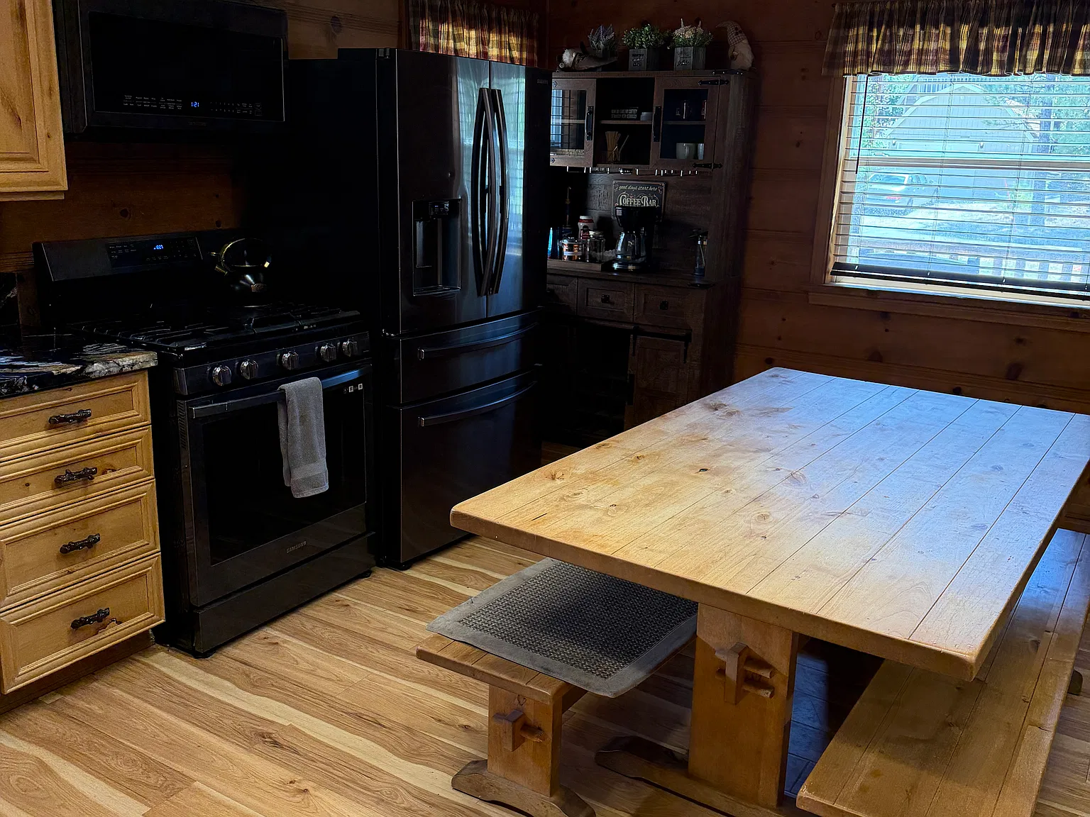 1 bed, 1.5 bath, 1272 sqft, $5,000 — Photo 4