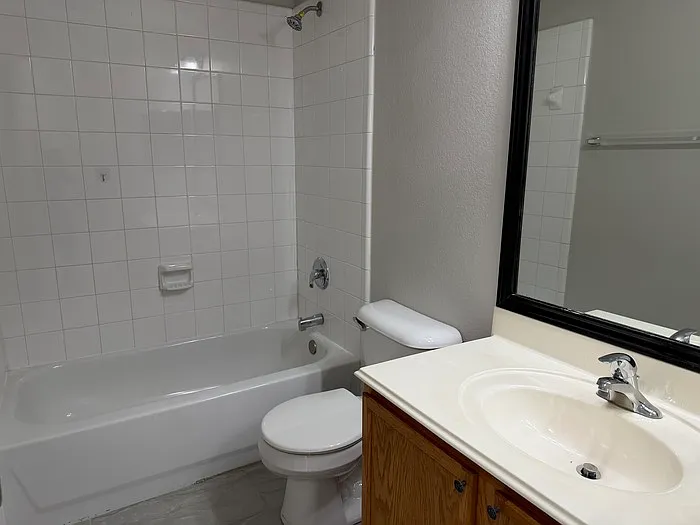 817 Live Oak Dr — Photo 8