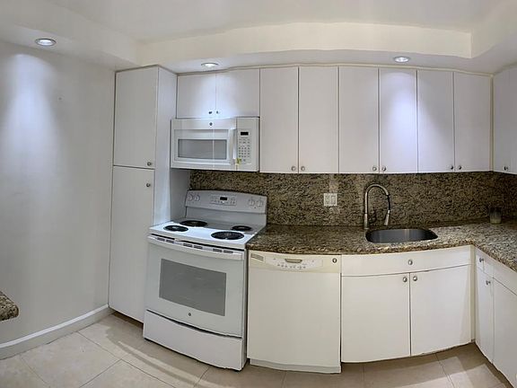 5th image of 2851 S Palm Aire Dr APT 407