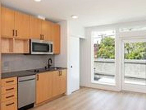 5th image of 802 5th Ave N #219