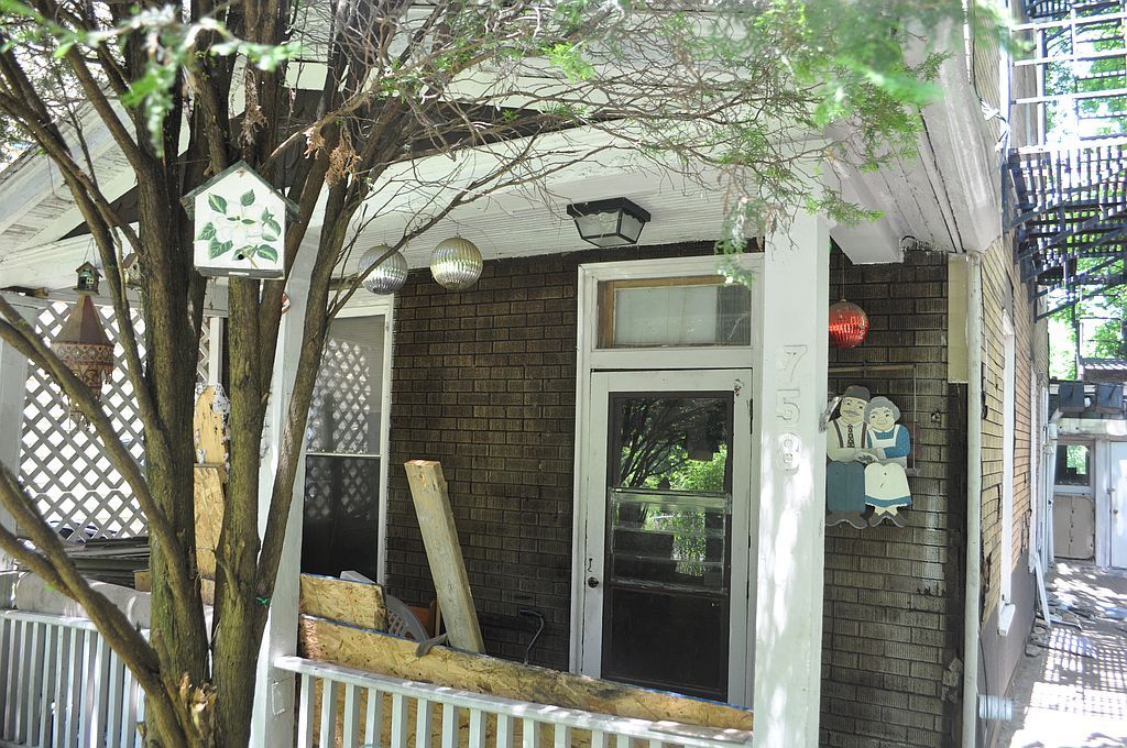 758 Straight St - Property Image