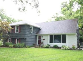 8215 Dearborn Dr, Prairie Village, KS 66208