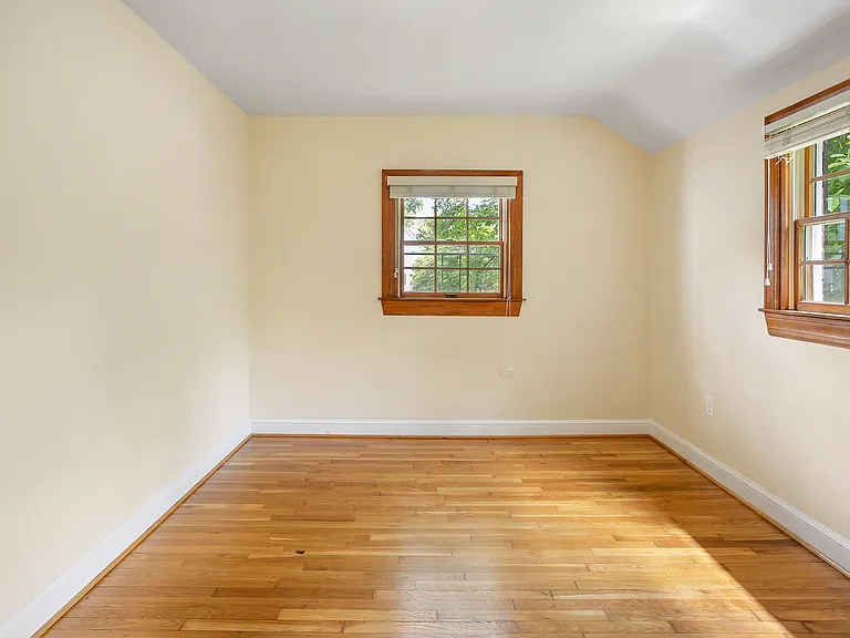 244 N Columbus St — Photo 13