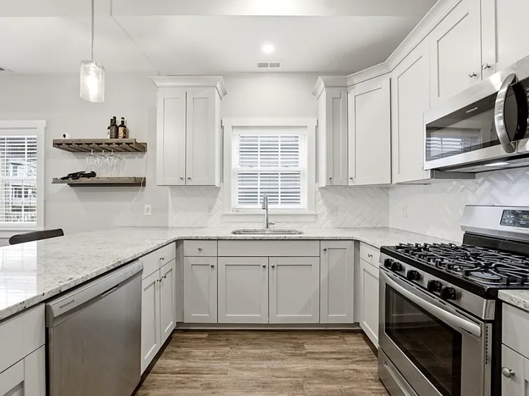 32 Horton Pl — Photo 5