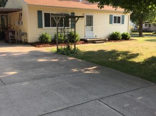 310 Valley Ct, Mason, MI