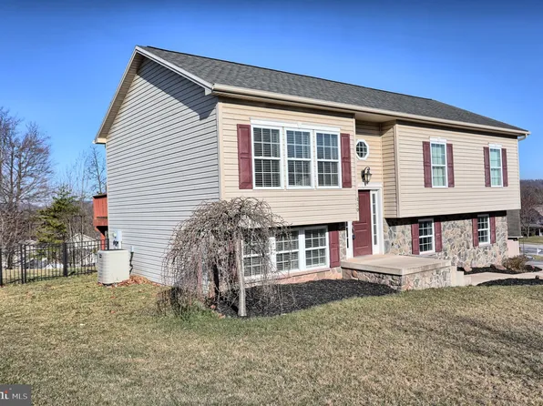 120 Scarlett Oak Dr, Etters, PA 17319