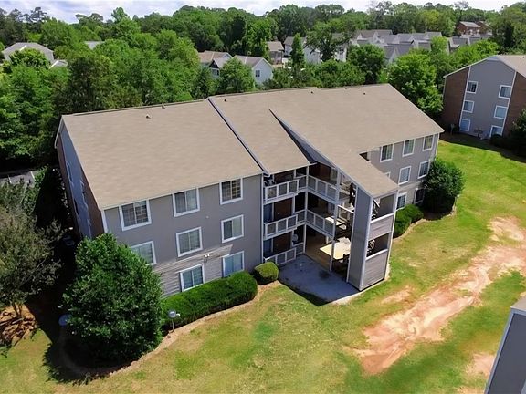 2nd image of 220 Elm St APT 423