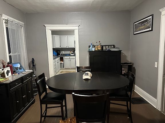 3rd image of 209-11 Burnet Park Dr #209