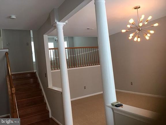 4th image of 6095 Oaklawn Ln