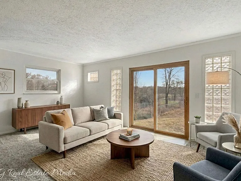 504 Brunswick Dr — Photo 7
