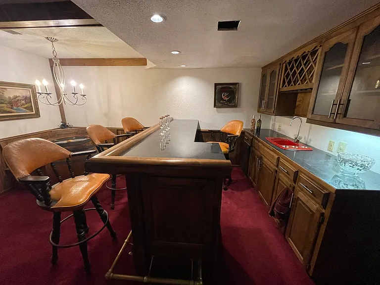 Custom-made wet bar