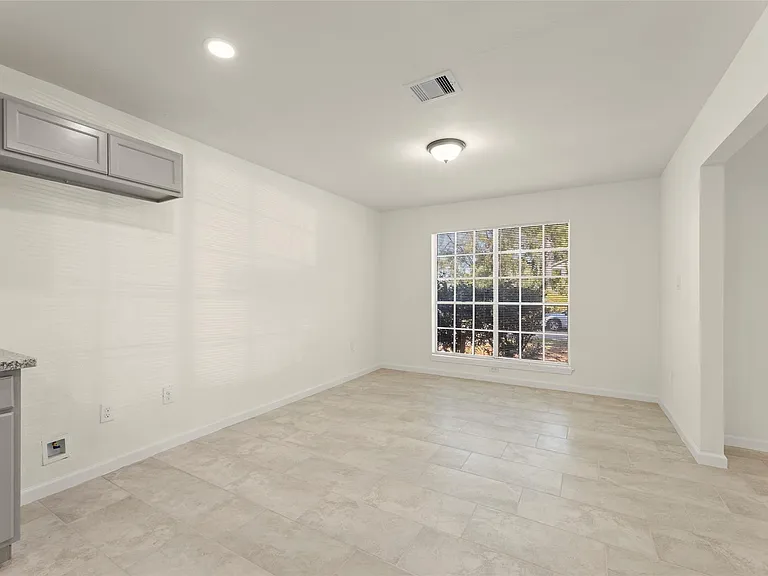 22019 Kenchester Dr — Photo 11