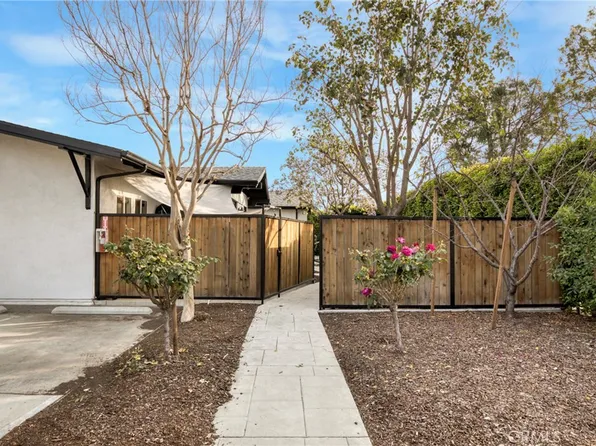 7302 N Woodley Ave, Van Nuys, CA 91406