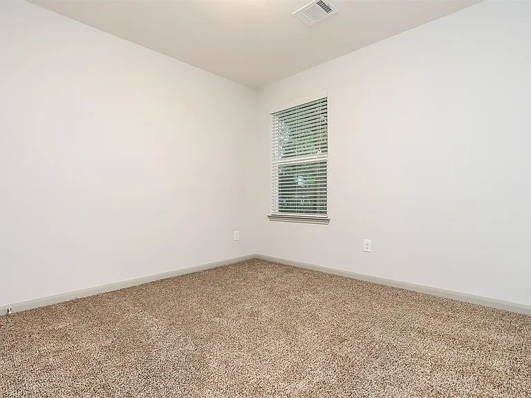 910 Shady Ln #B — Photo 15