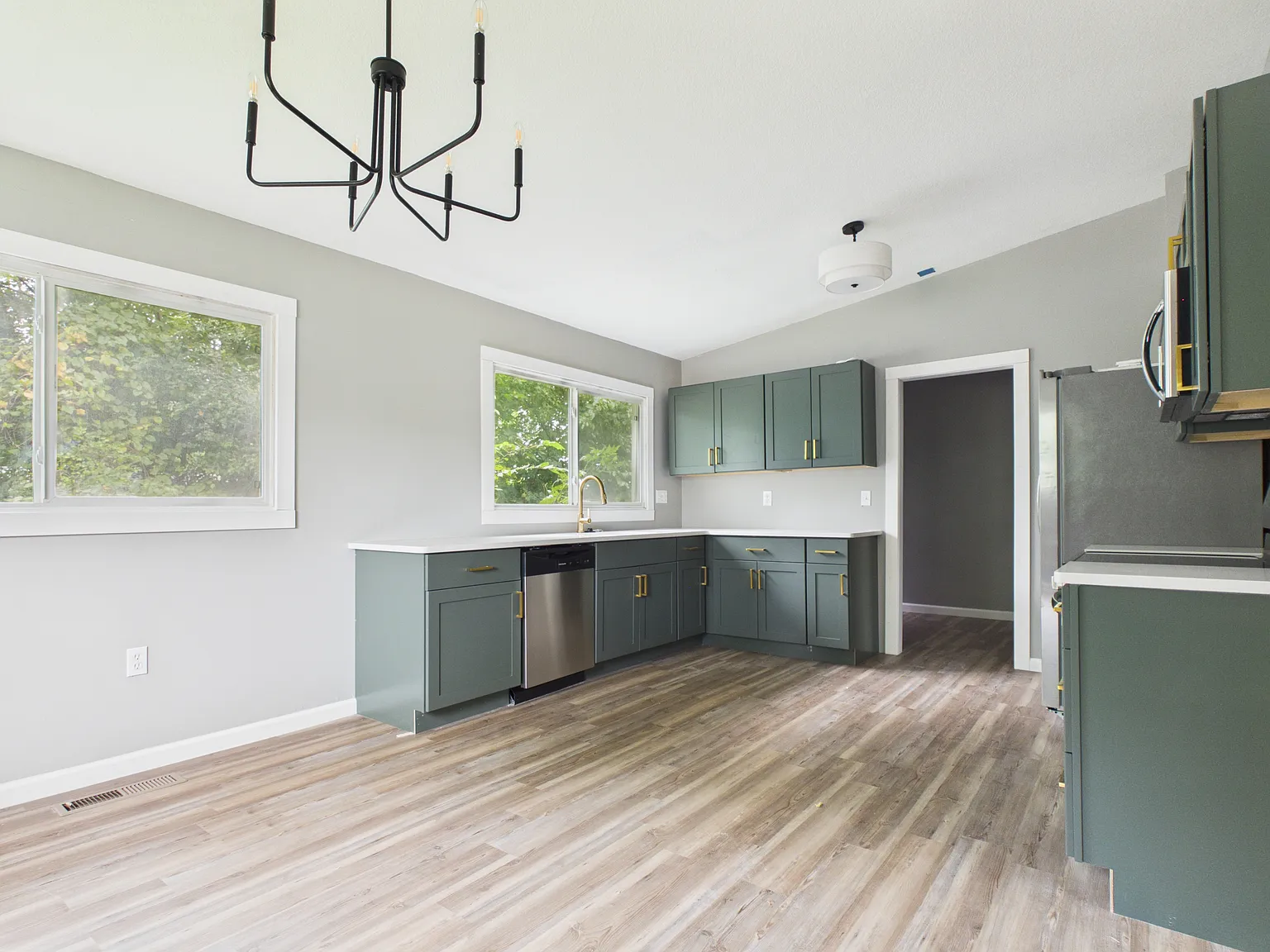 3 bed, 1206 sqft, $1,500 — Photo 3