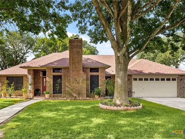 1207 Old Homestead, Seguin, TX 78155