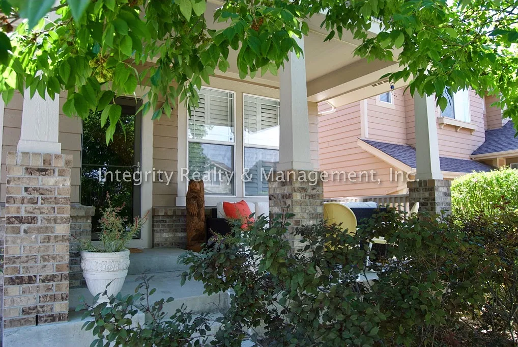 4 Bed/2.5 Bath, 2783 Sq Ft, 10328 Longwood Way — Photo 2