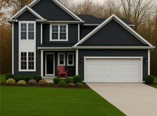 7307 Woodhaven Dr, Lockport, NY 14094