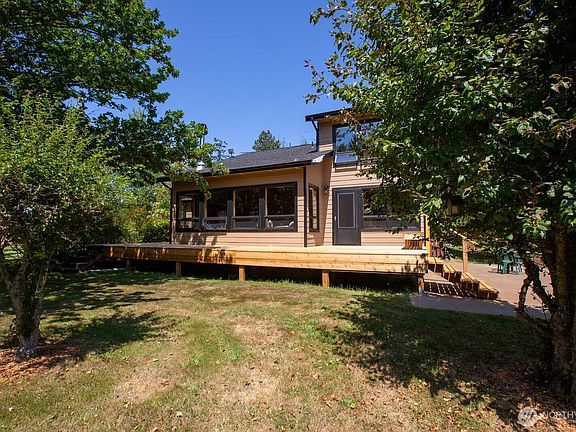 3rd image of 450 Burton Lane