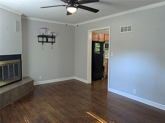 2nd image of 3204 NE 56th St