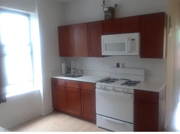 335 E 240th St, Bronx, NY 10470