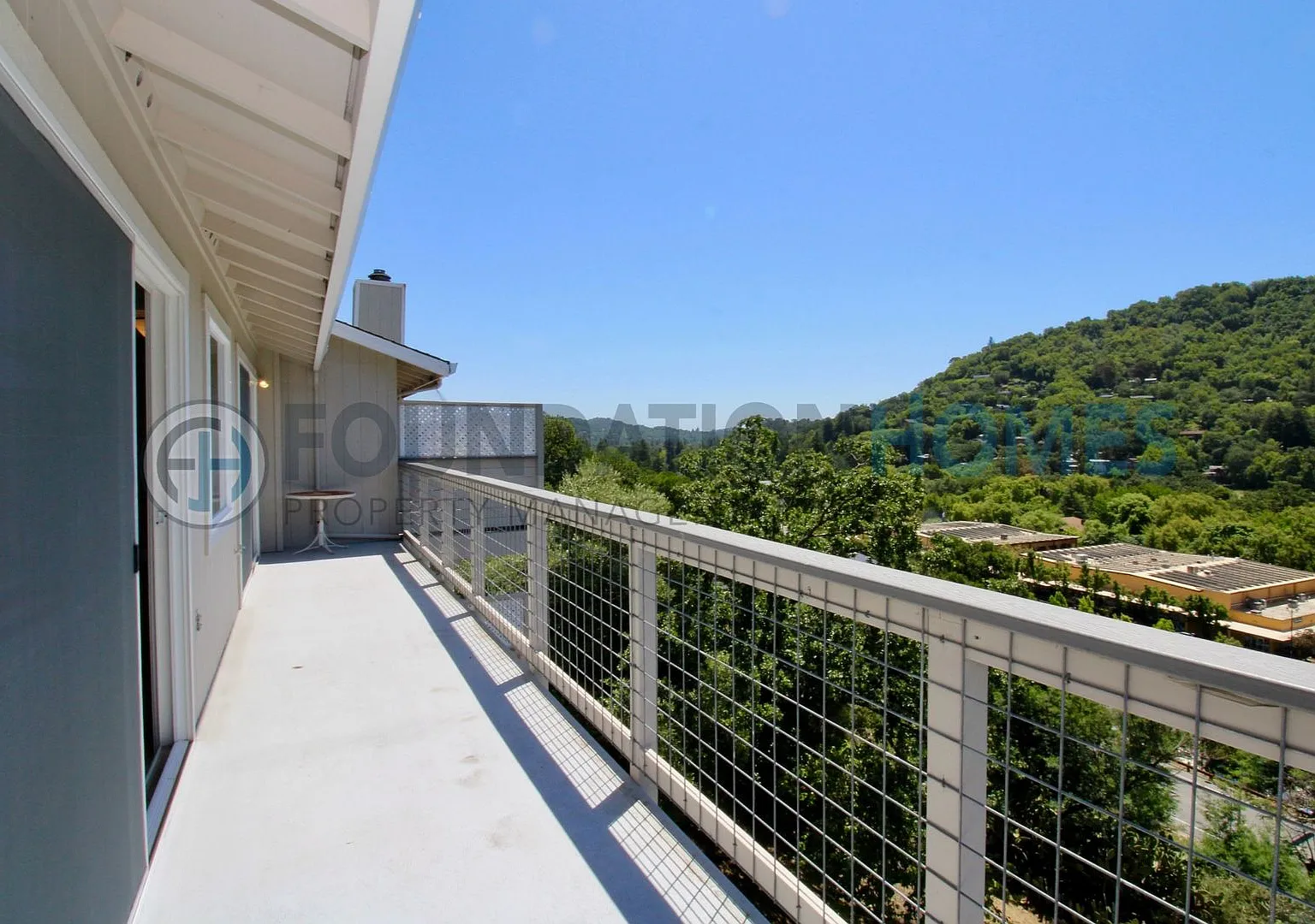 Exceptional Fairfax Townhouse | Valley Views, 4bd + Office - Foundation — Photo 2