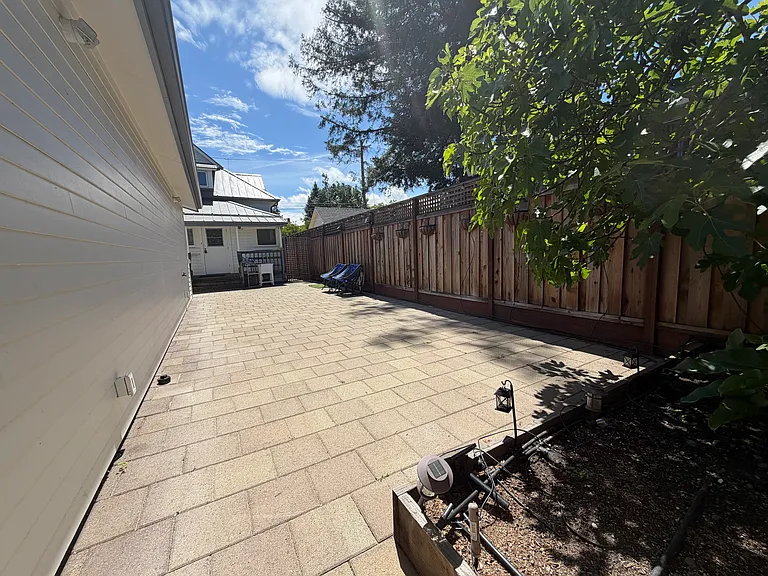 307 Boyce St — Photo 11