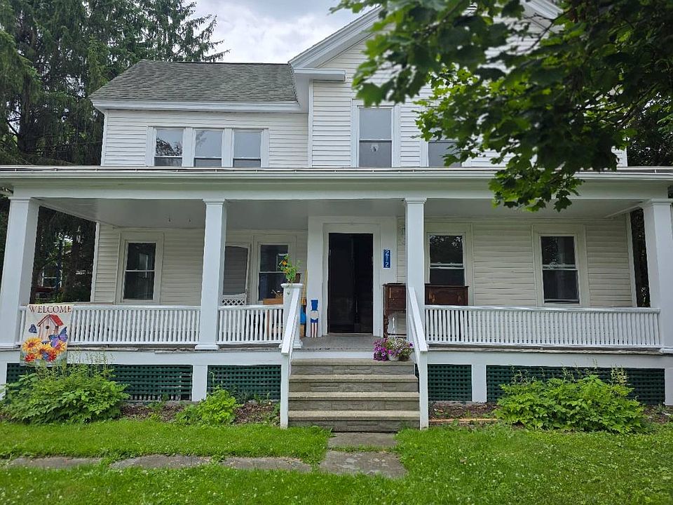 1st image of 214 Main St #212