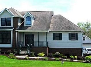 109 Applewood Ln, Slippery Rock, PA 16057