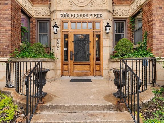 2nd image of 807 W 48th St APT 204