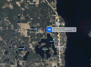 907 Huntington Rd, Crescent City, FL 32112