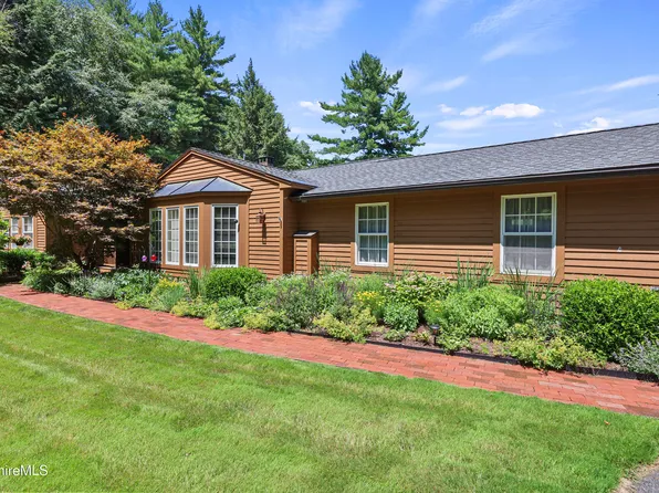 14 Hemlock Hill Rd, Great Barrington, MA 01230