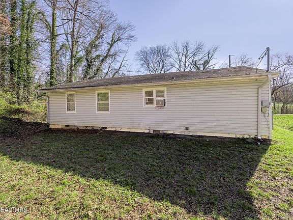 5th image of 2905 Davis St