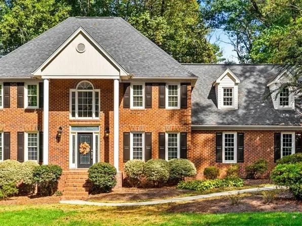 4507 Oakmoor Dr, Greensboro, NC 27406