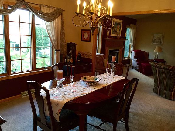 4th image of 2984 Carlingford Ln