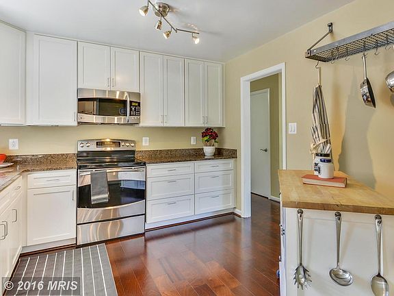 5th image of 1403 Oakbrooke Ave