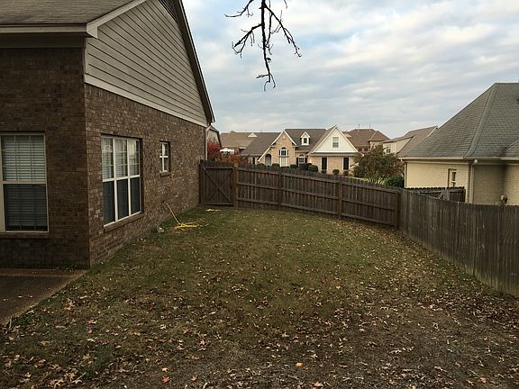 2nd image of 8989 Bridlewood Ln