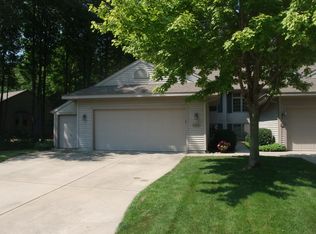 569 Tournament Cir, Norton Shores, MI 49444